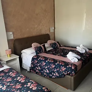 Konukevi Albachiara, Bolonya